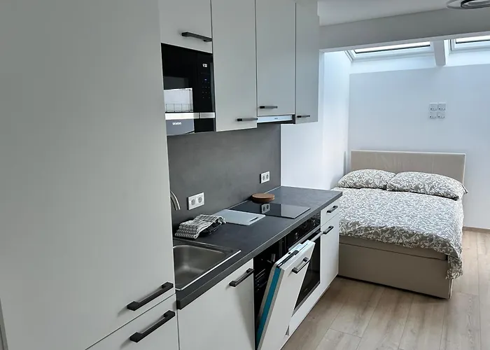 Asp Modern With Balcony & Free Parking *