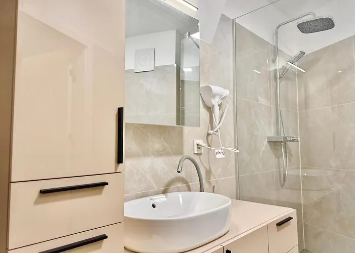 Apartamento Asp Modern With Balcony & Free Parking